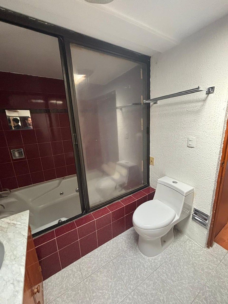 23 de 37: Baño recámara principal