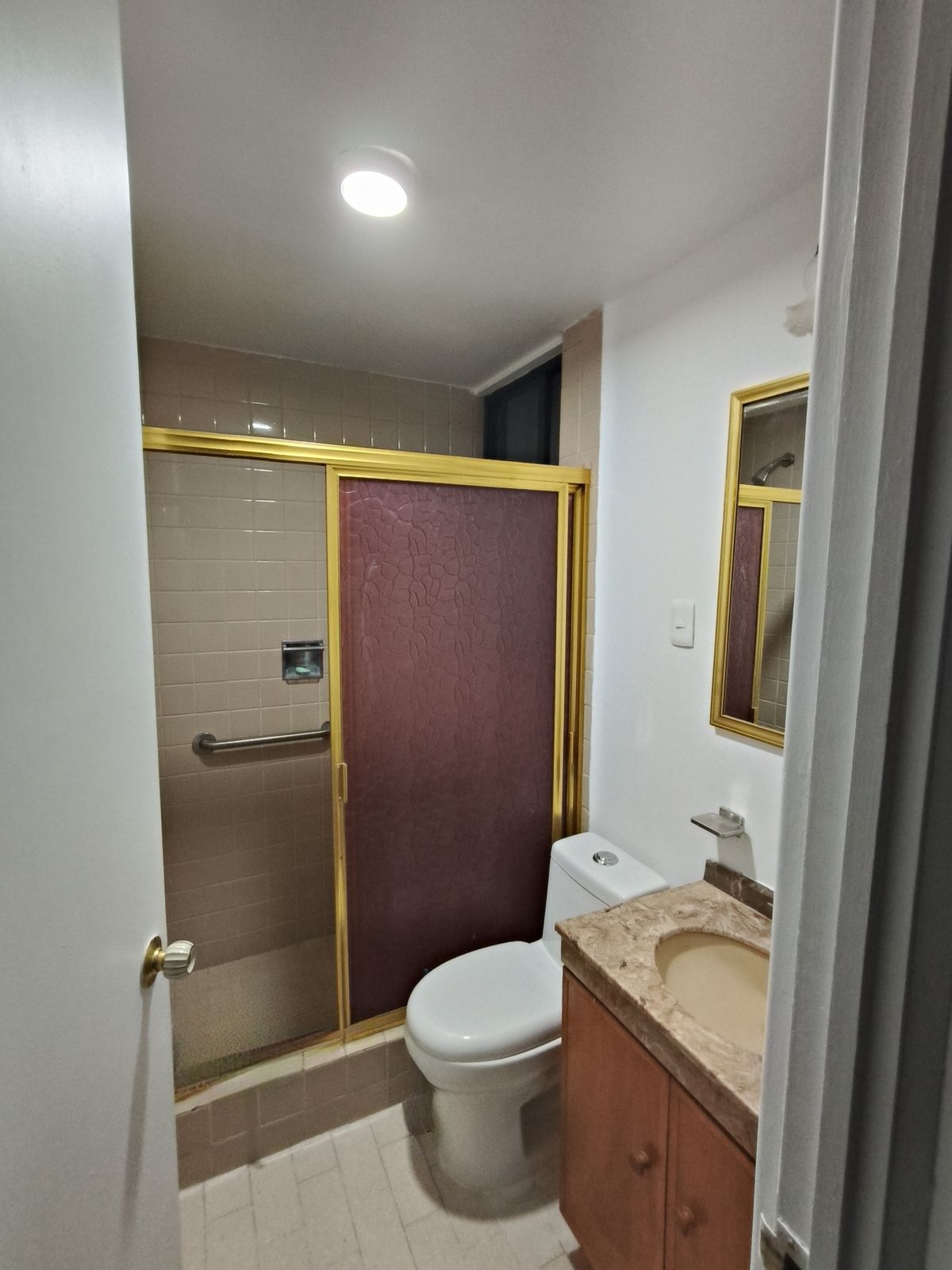 11 de 26: Baño completo planta baja