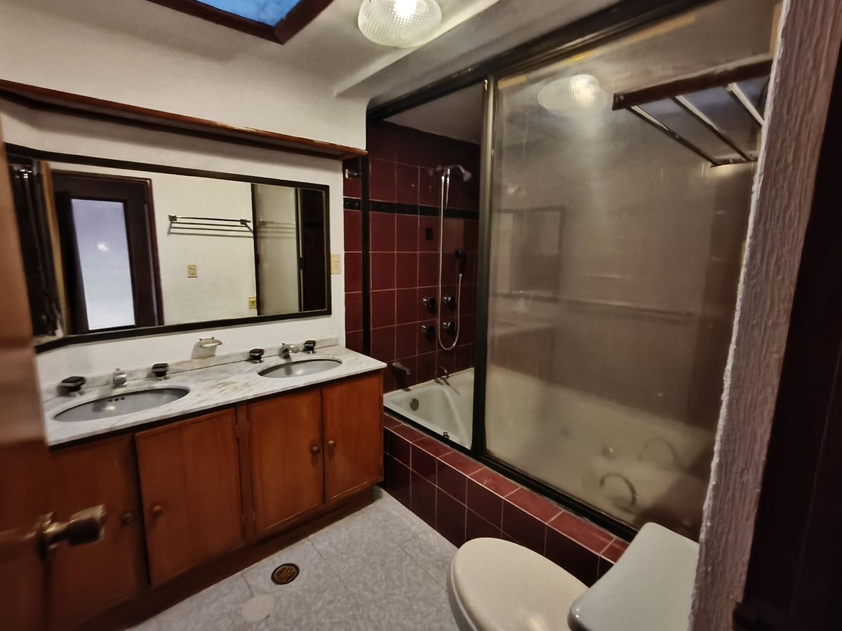 22 de 37: Baño recámara principal