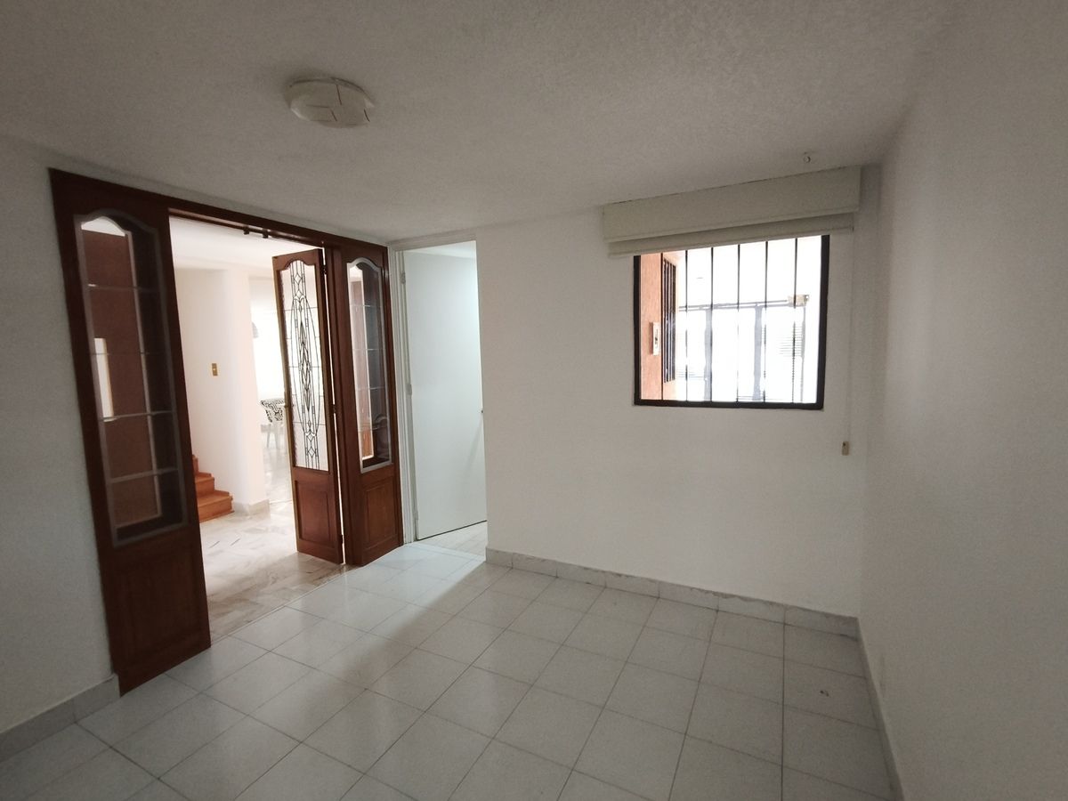 10 de 26: Estudio o recámara en planta baja