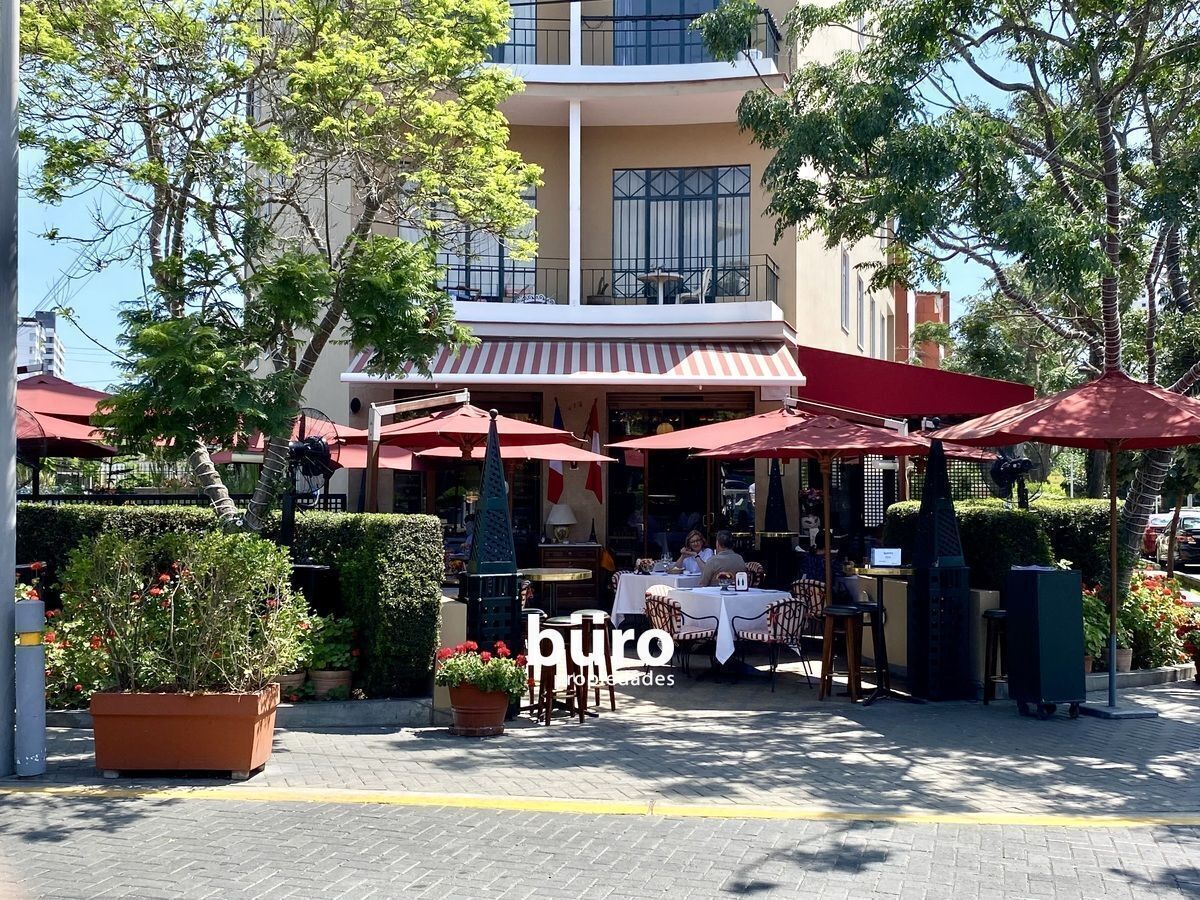 4 de 25: Tradicional restaurante a unos metros.