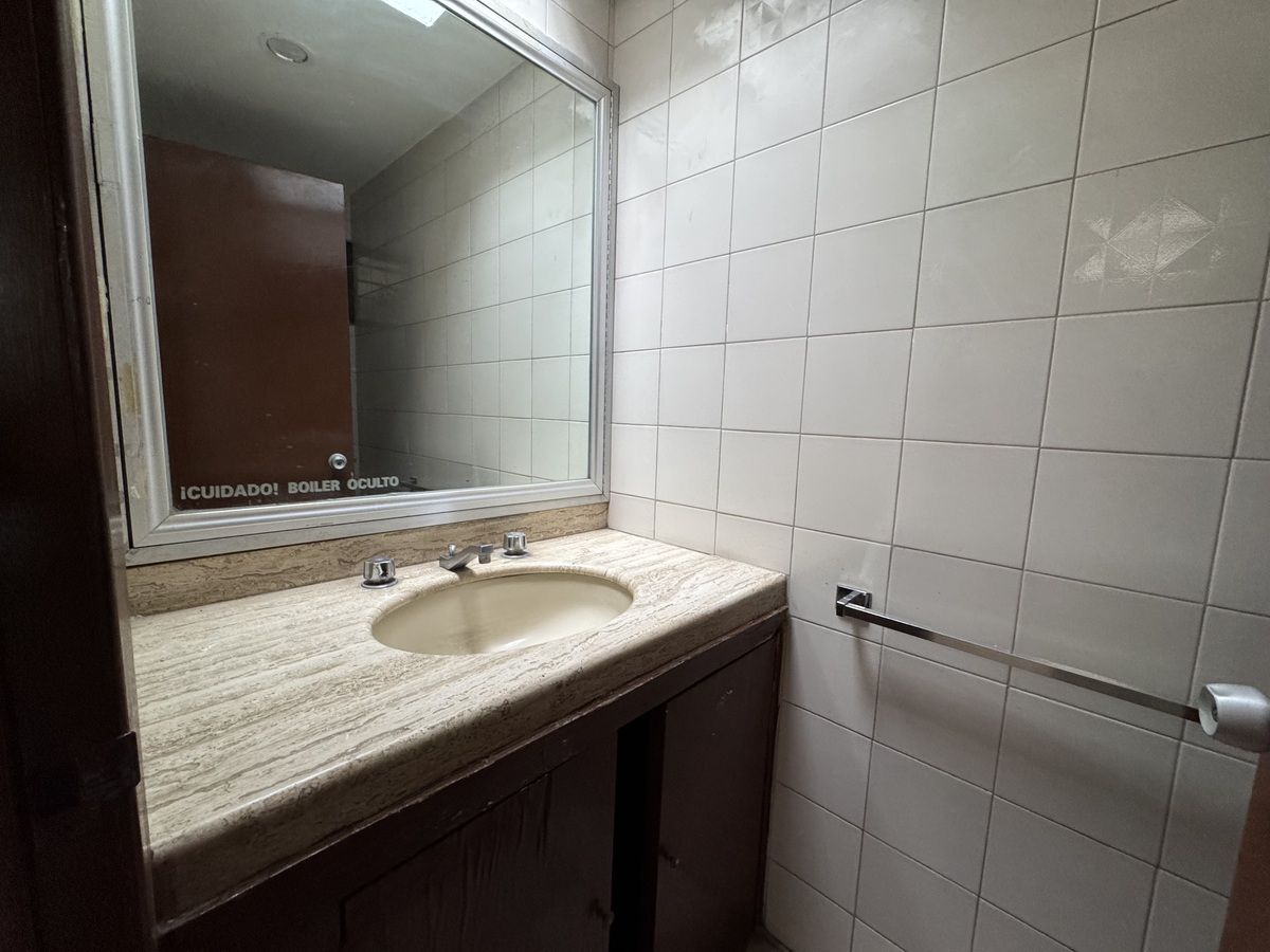 20 de 21: Medio baño PA