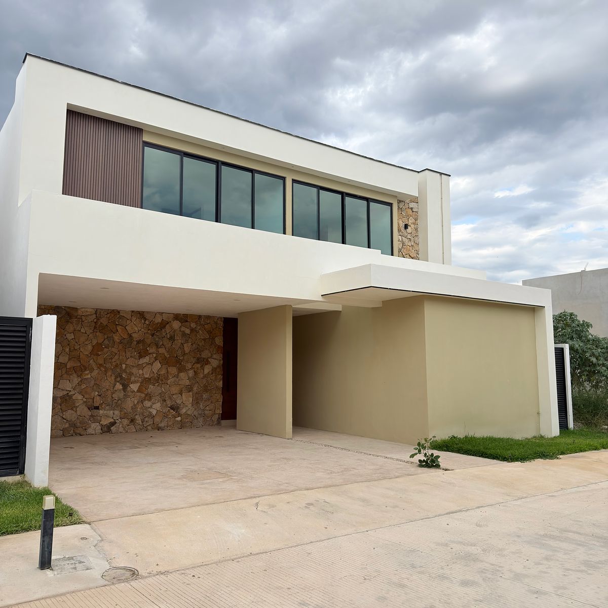 HOUSE FOR SALE IN MÉRIDA, PRIVADA PARQUE NATURA, IMMEDIATE DELIVERY, photo 1 of 26