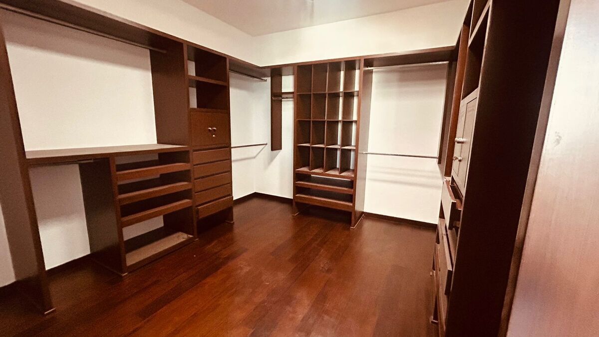 21 de 39: Clóset Principal