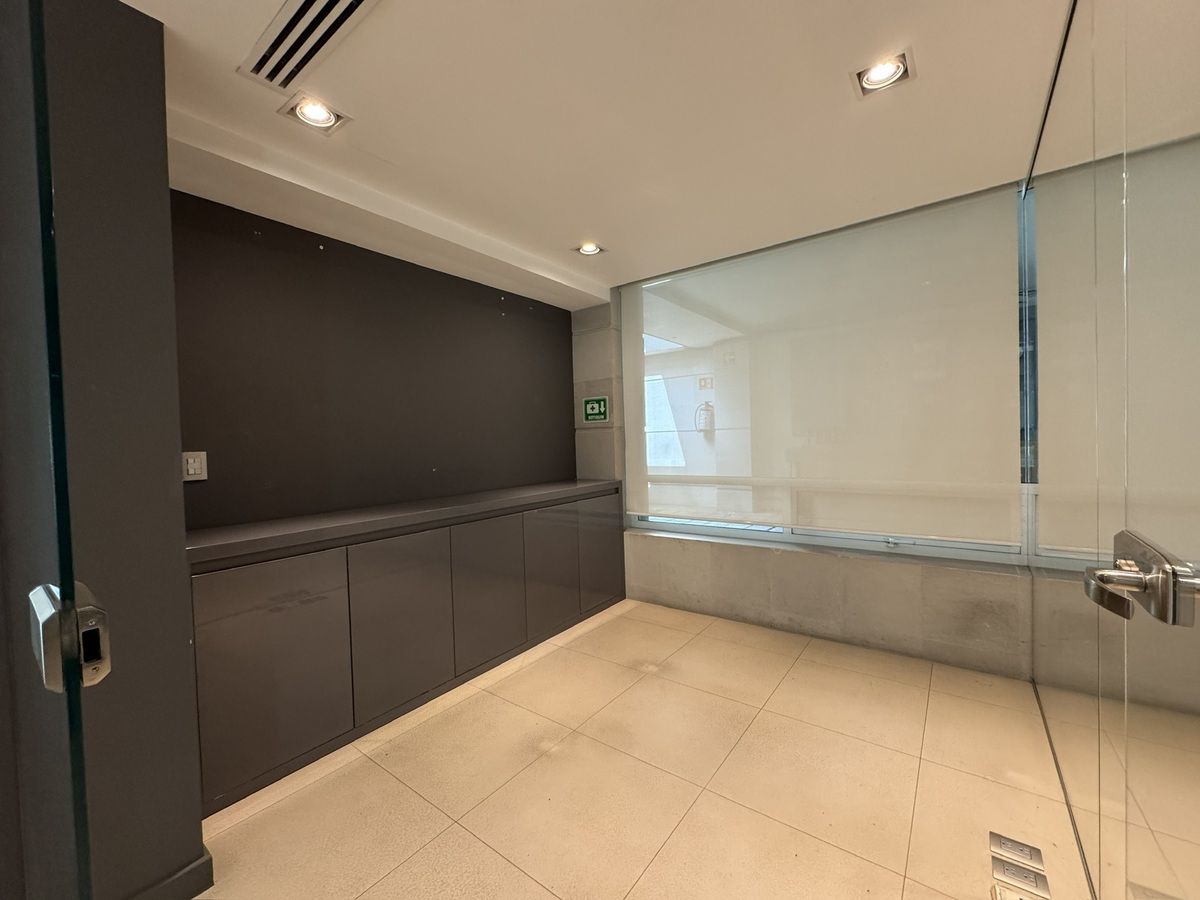 2 de 13: el segundo cubículo