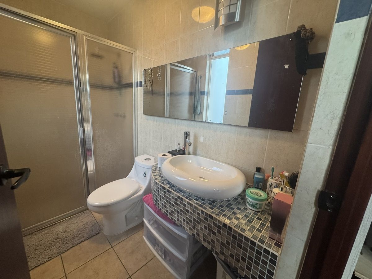 19 de 27: Baño completo