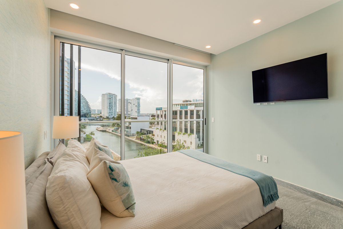 8 of 28: Vista recámara 1 
Cama Queen