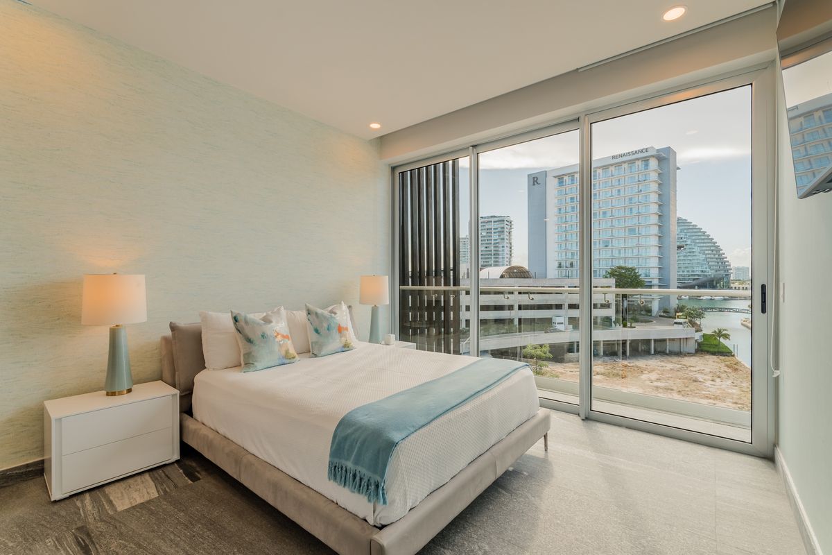 6 of 28: Vista recámara 1 
Cama Queen