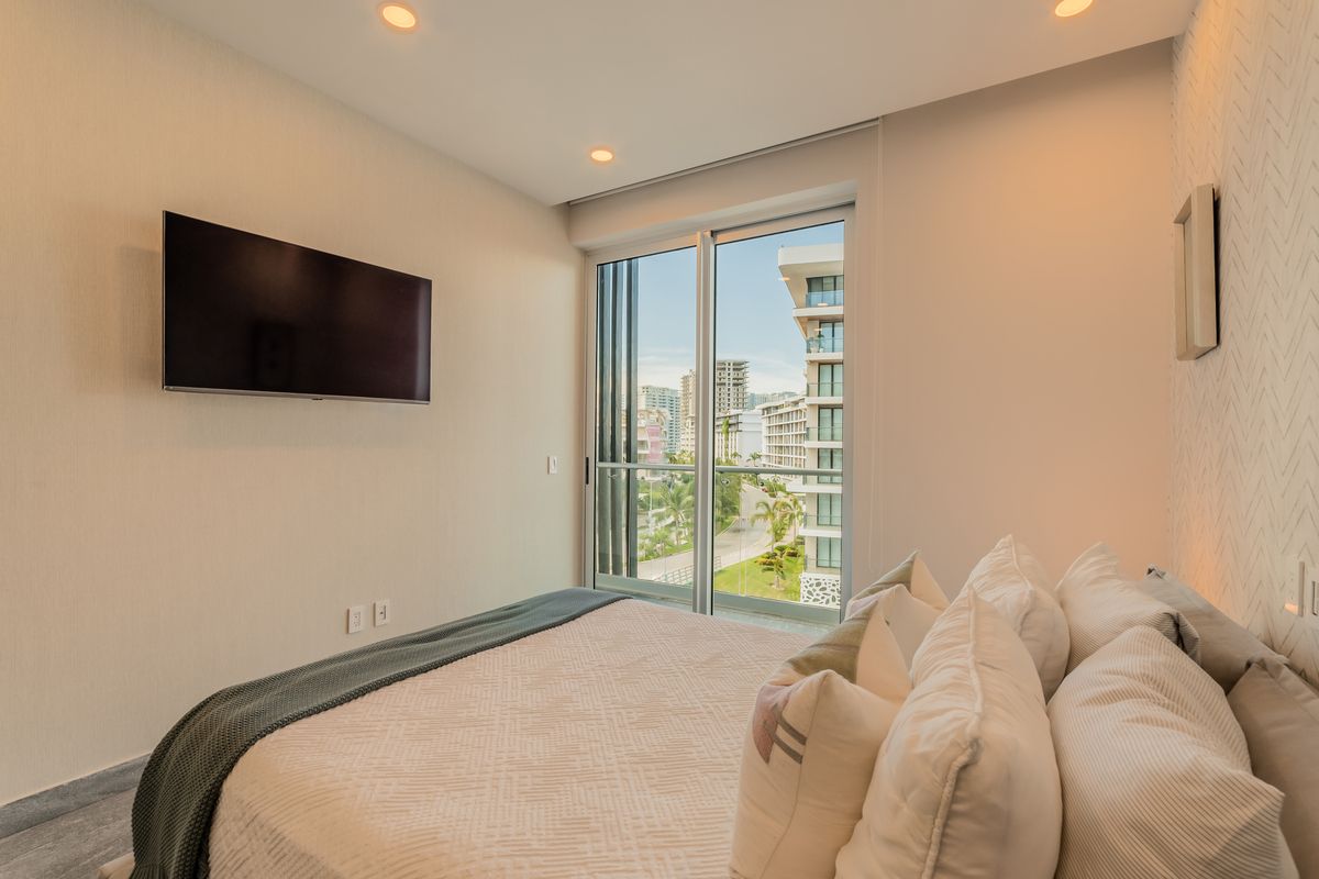 19 of 28: Vista recámara 2
Cama Queen