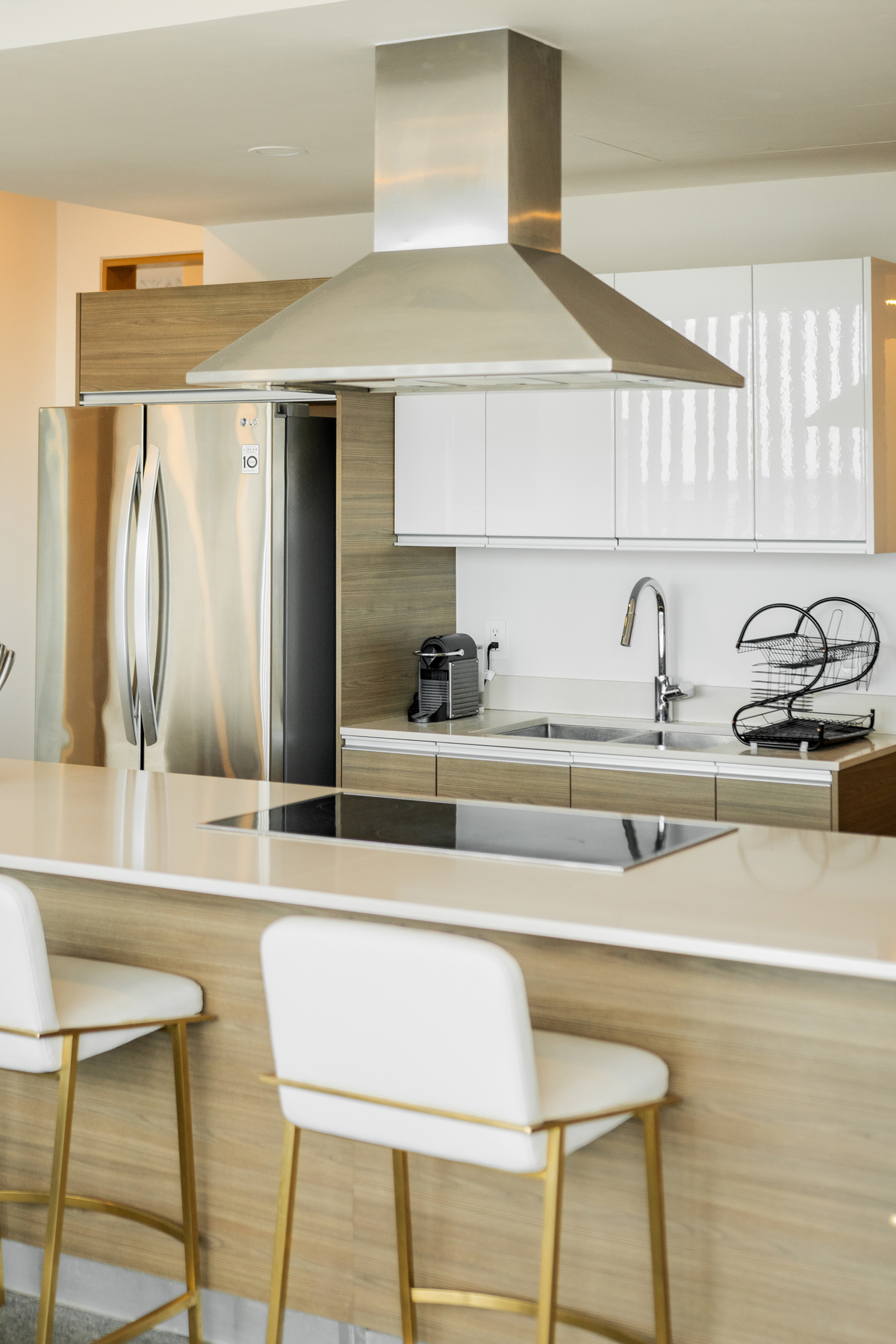 25 of 28: Cocina Equipada