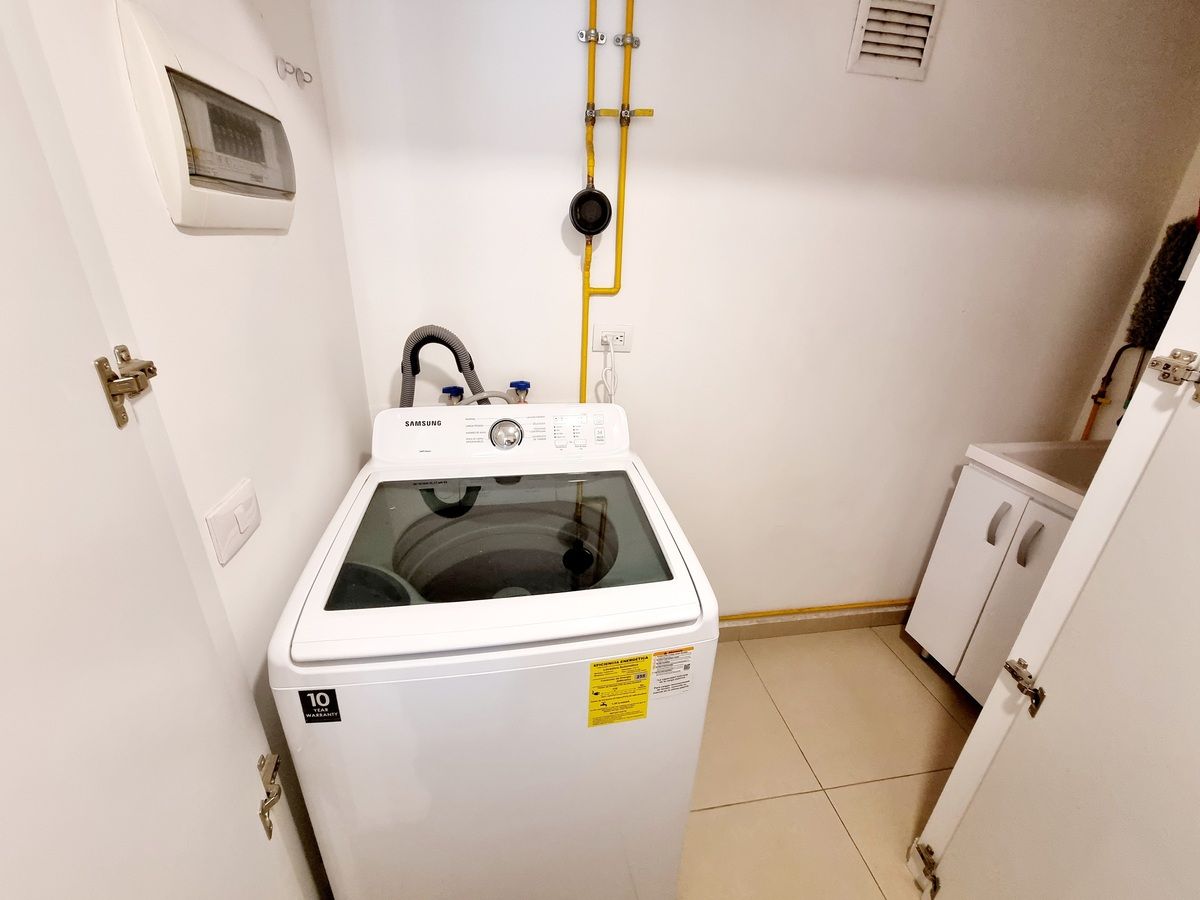 6 of 19: Cuarto lavado