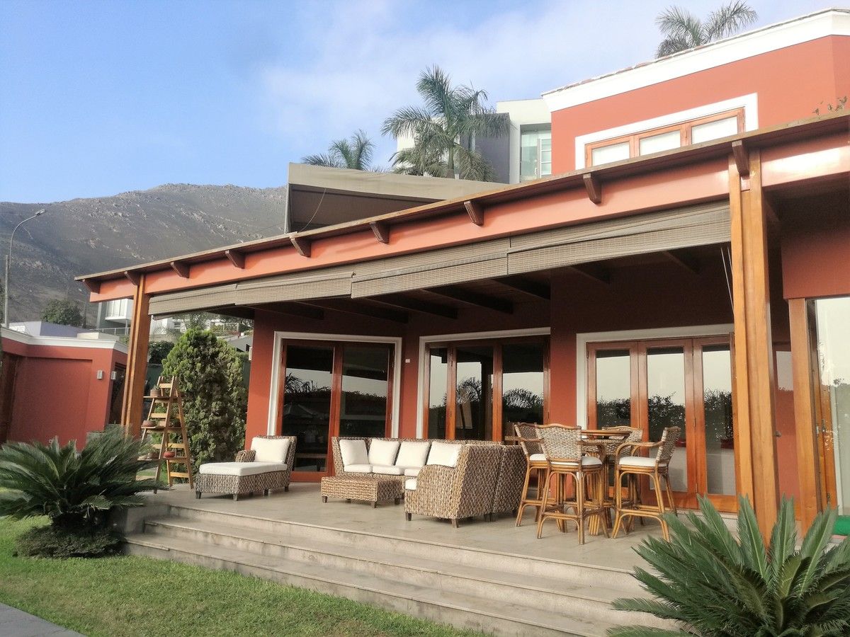 2 de 24: Terraza principal de la casa