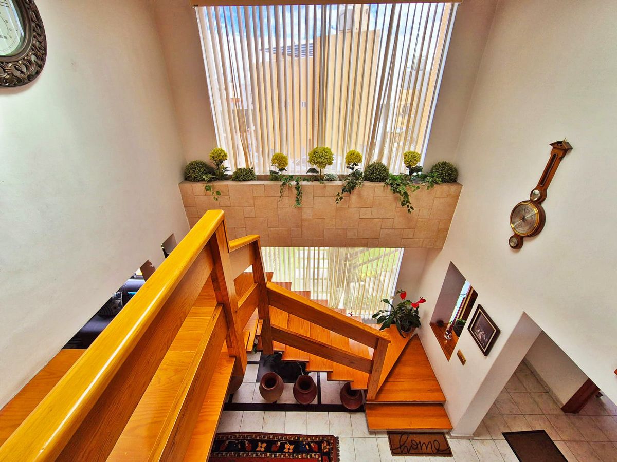 26 de 45: Escaleras