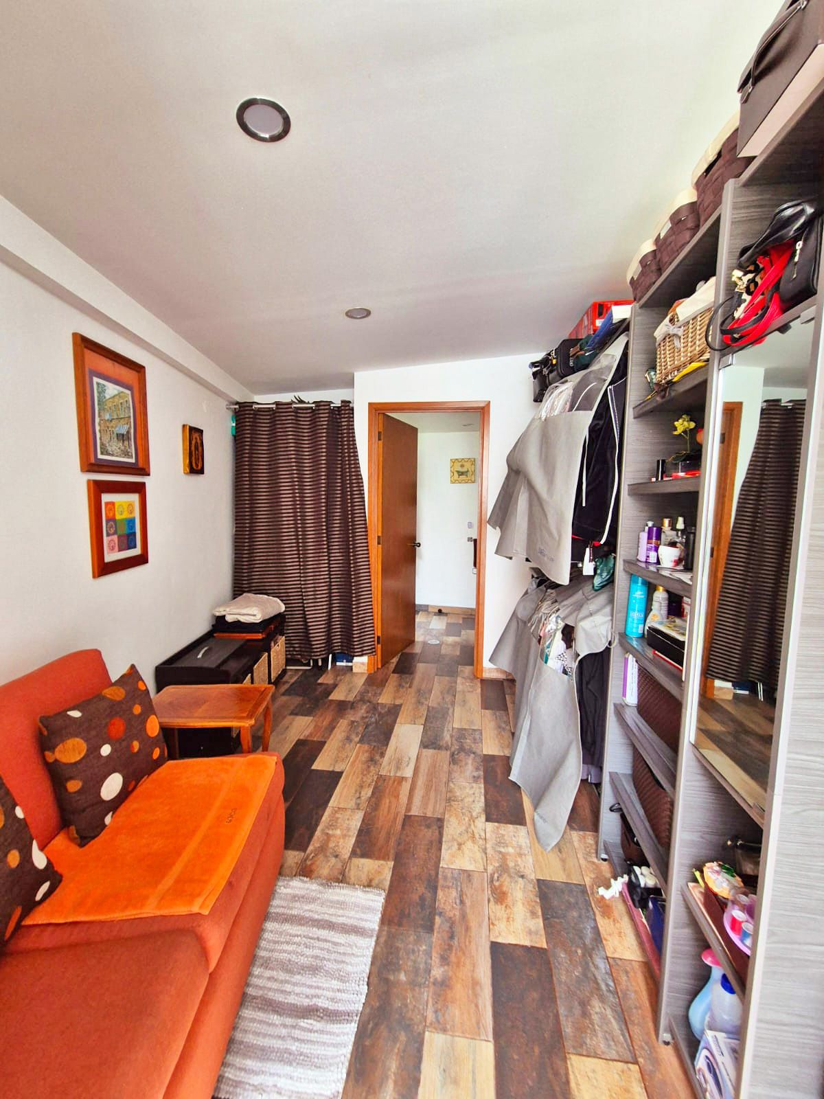 22 de 45: Vestidor recámara PB