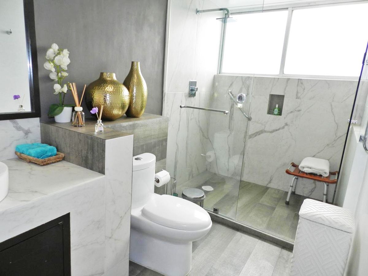 33 de 43: Baño recámara principal