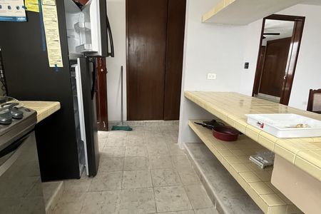 Apartamento mobiliado para alugar, andar superior. Col México Norte.