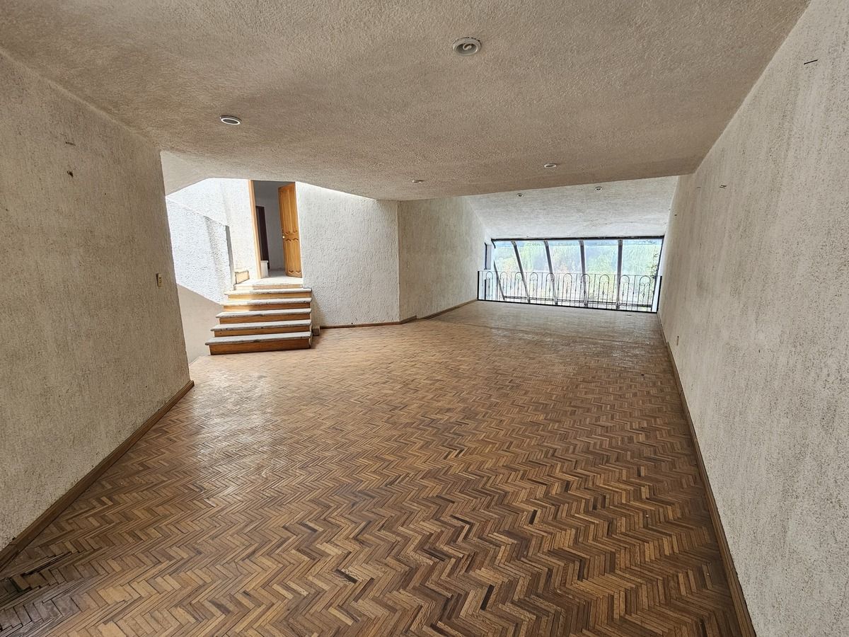 9 of 32: Salón de Sala y estar de TV