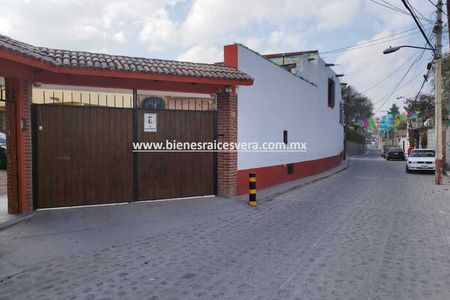 CASA EN VENTA EN BARRIO DE SAN JUAN TEQUISQUIPAN. Antonia