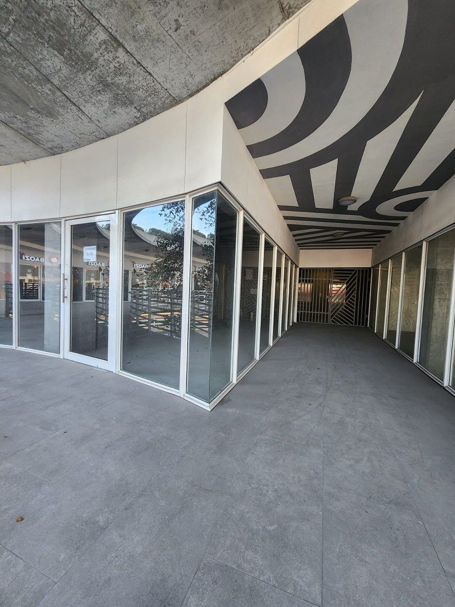 COMMERCIAL LOCAL FOR SALE, IN TOWER NEAR UANL, photo 1 of 8
