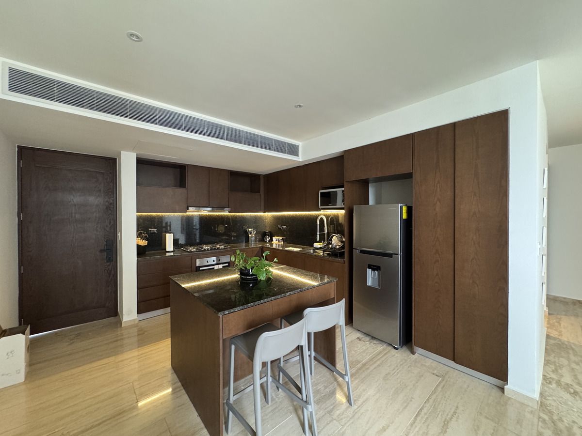 3 of 42: COCINA