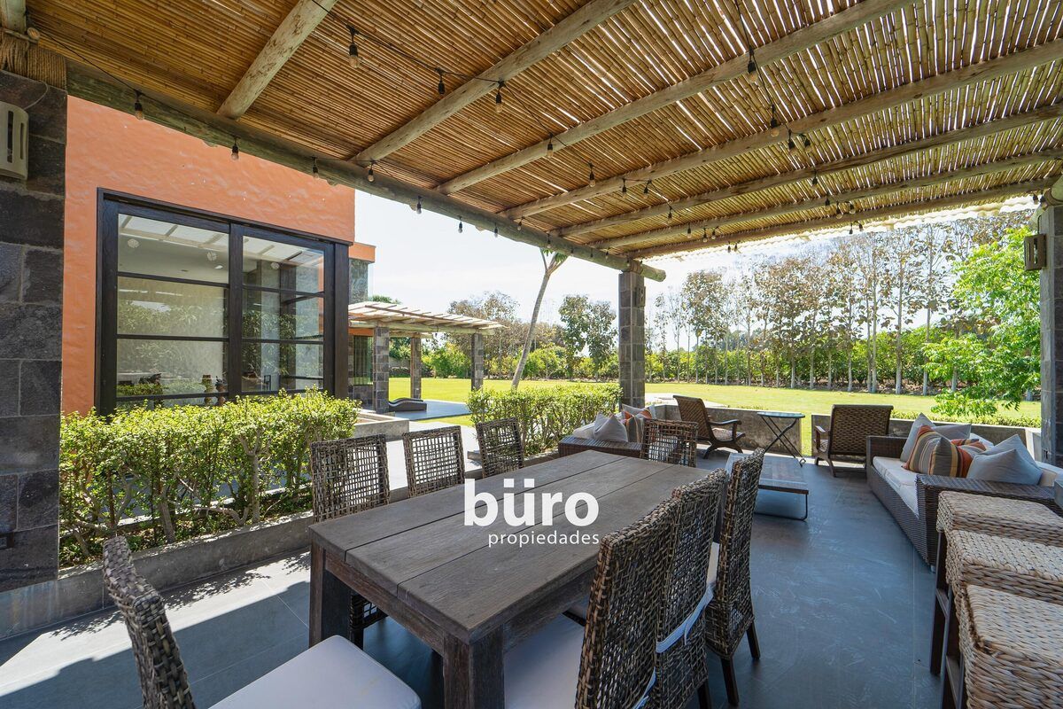 La terraza con parrilla y horno de barros, foto 6 de 30