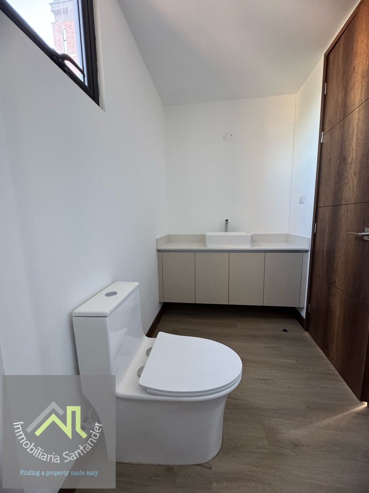 15 de 36: BAÑO SECUNDARIO