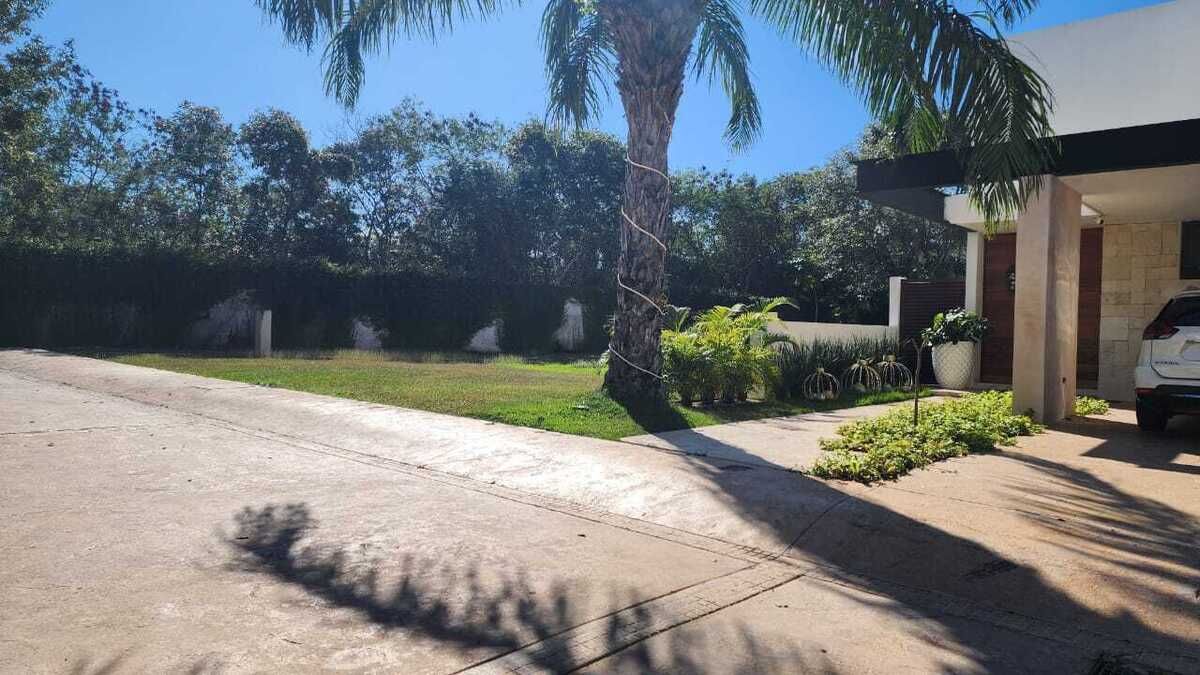 3 of 27: Terreno en Venta Merida