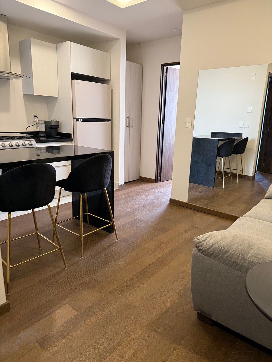 RENTA HERMOSO DEPARTAMENTO  CON MUEBLES ! Cómodo en súper ubicación., foto 1 de 35