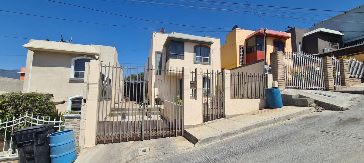 1 de 18: FACHADA