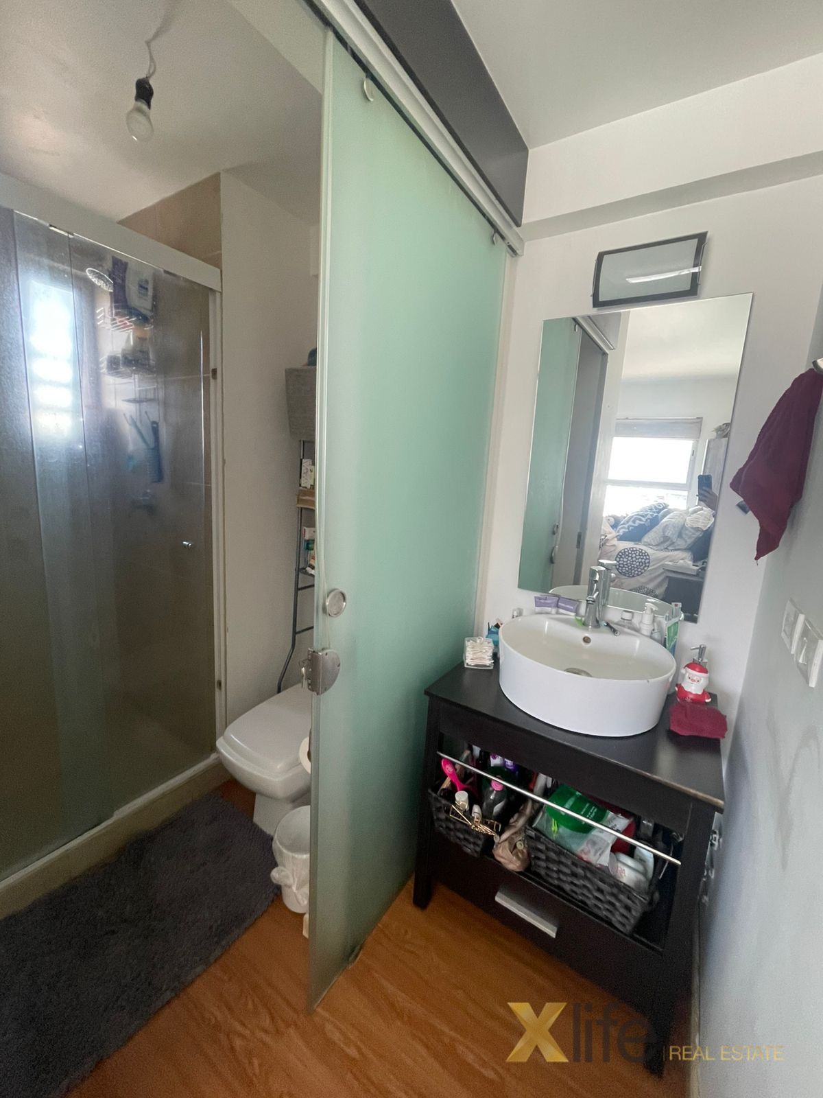 8 of 28: Baño completo