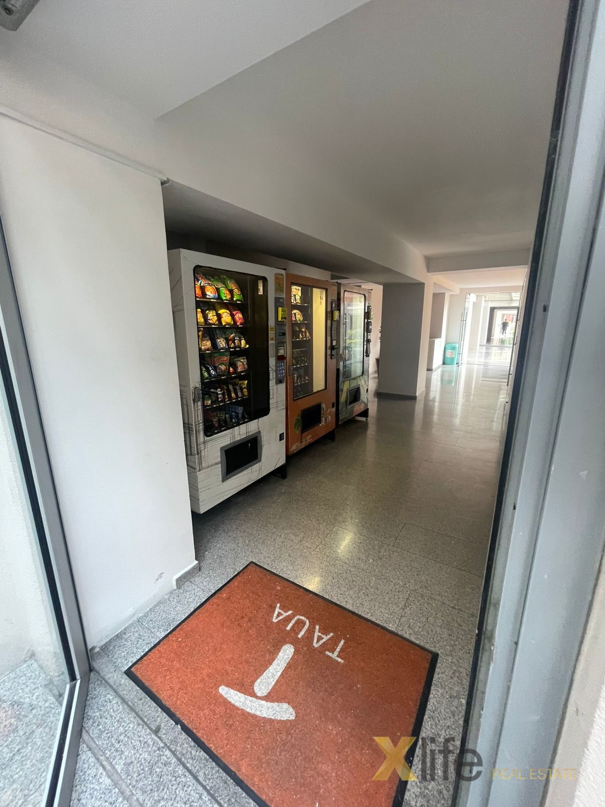 26 de 30: Amenidades: Máquinas expendedoras