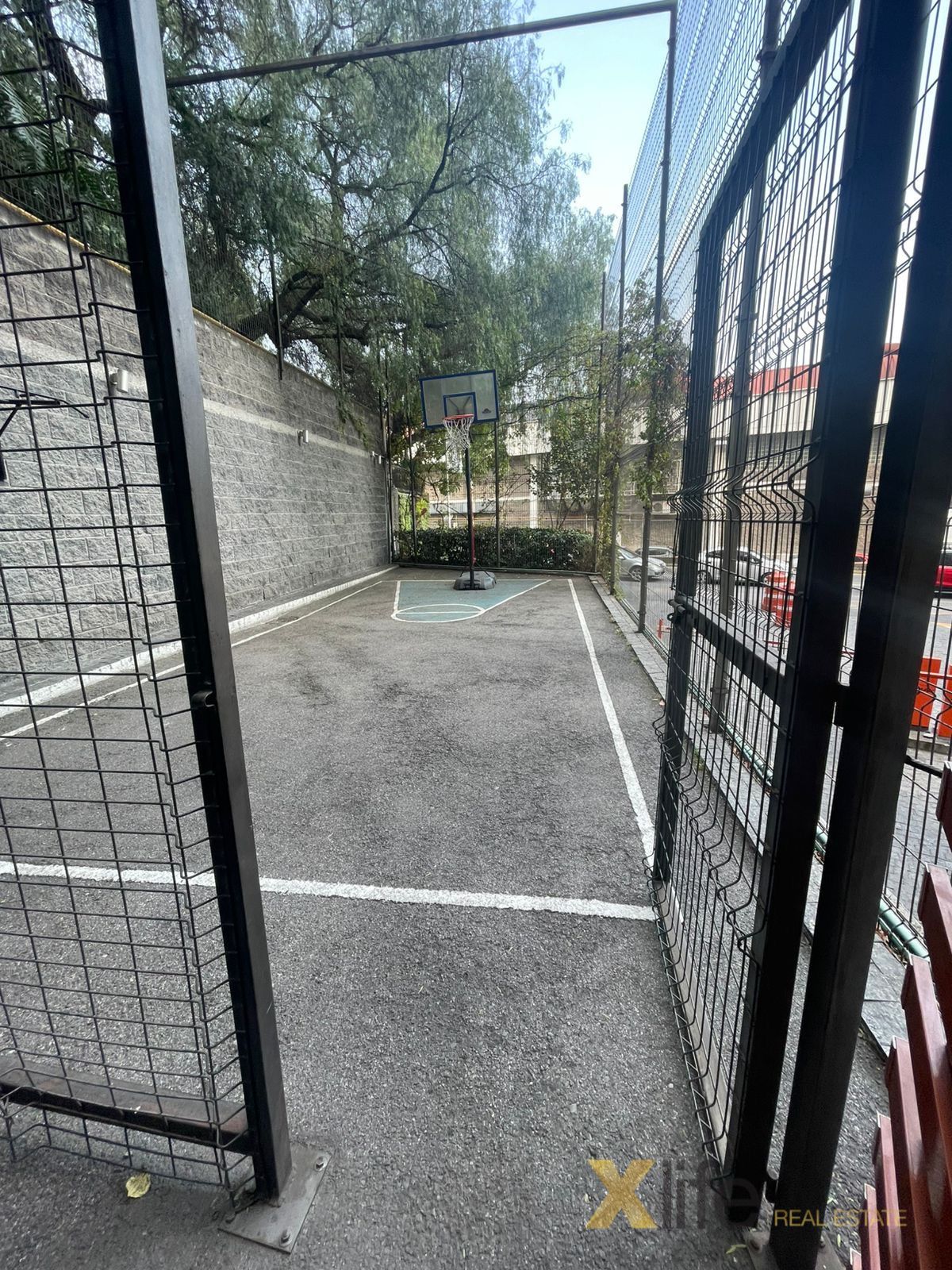 20 de 30: Amenidades: Mini-cancha de basquetbol