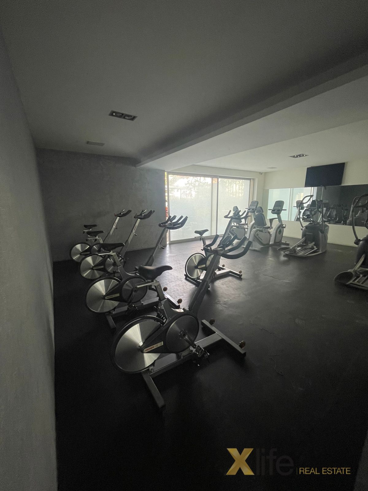 15 of 28: Amenidades: Gimnasio