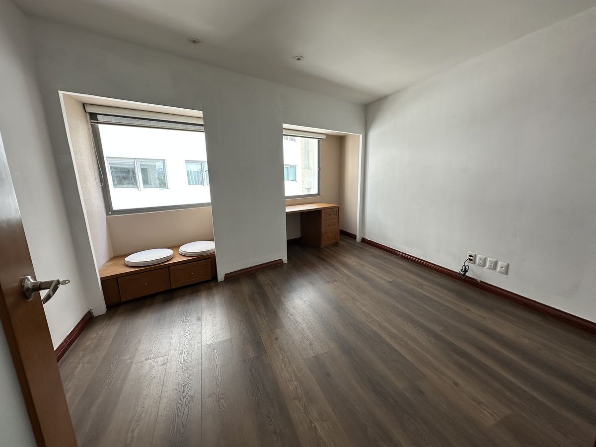 18 of 27: Recamara 4