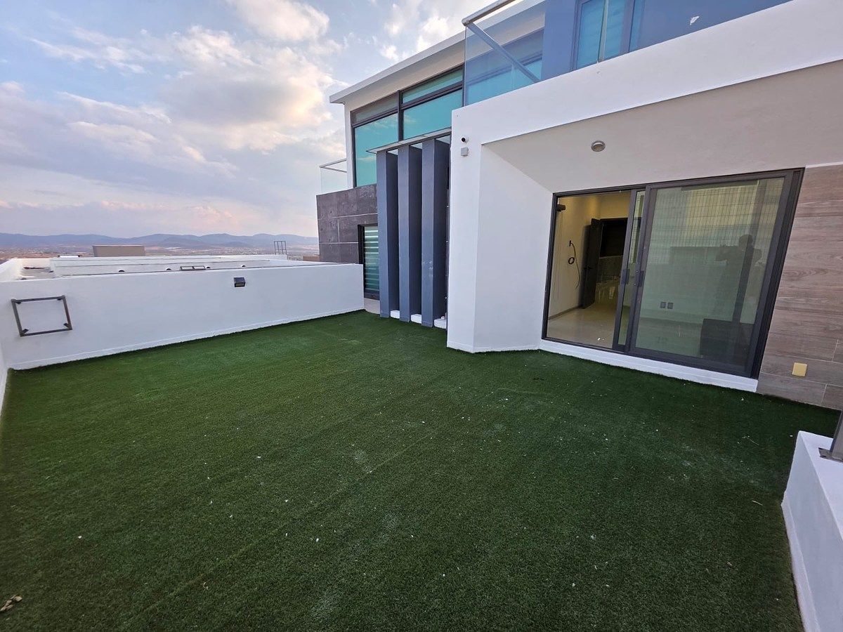 11 of 50: Terraza recámara 1