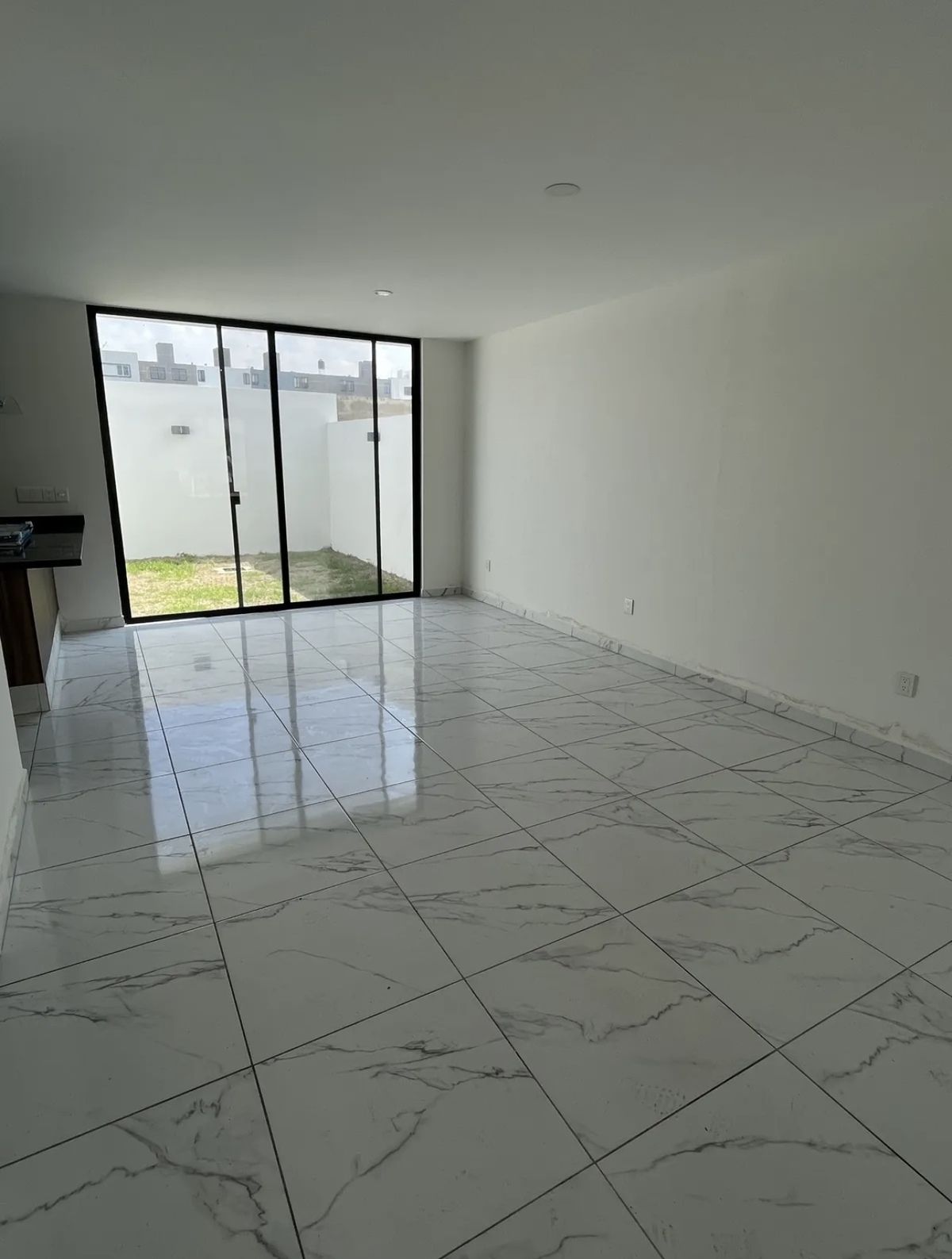 INCREÍBLE OPORTUNIDAD DE CASA EN VENTA NUEVA EN COTO ADAMAR - foto 2