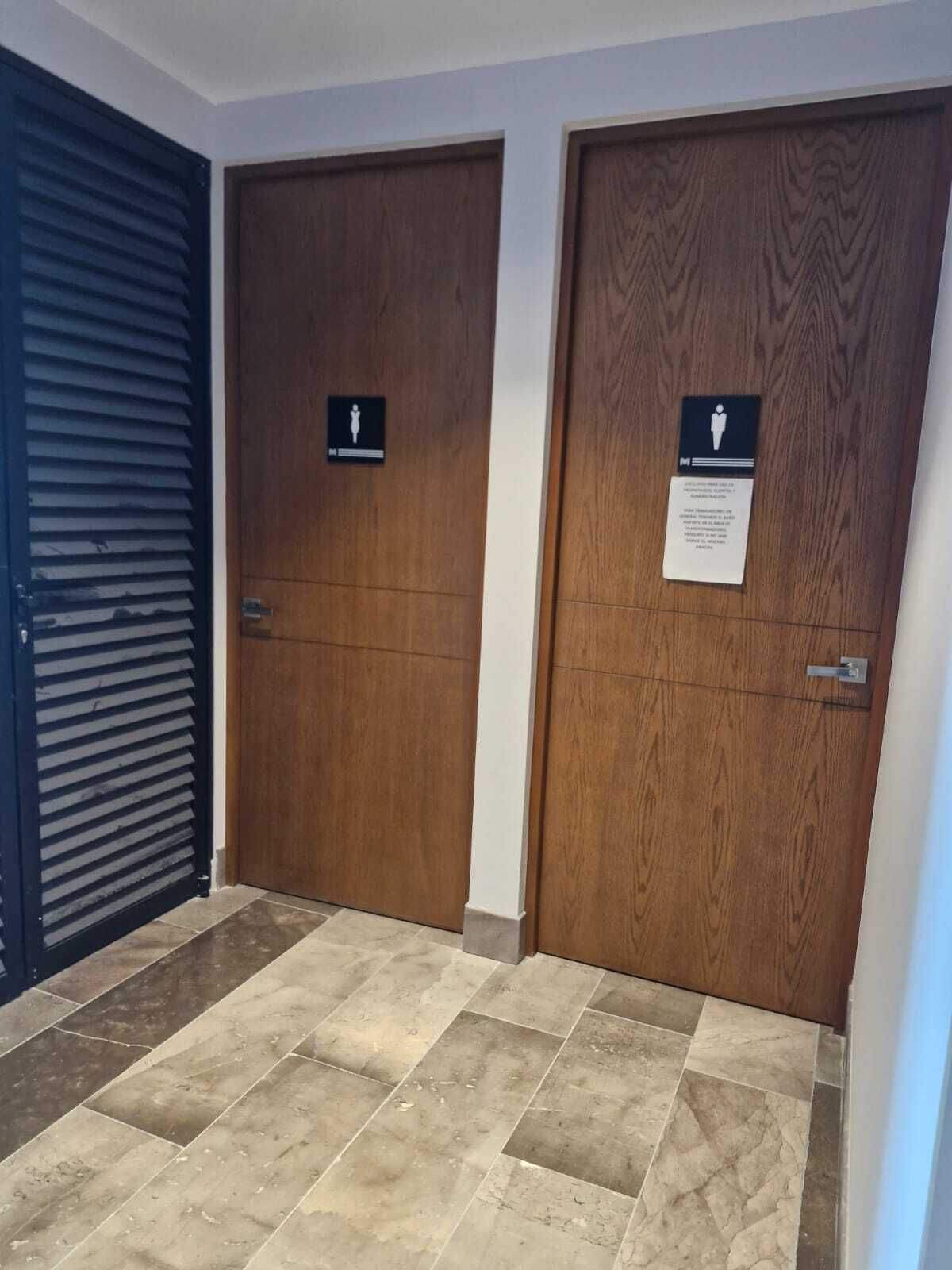 22 de 28: BAÑOS EN CADA NIVEL