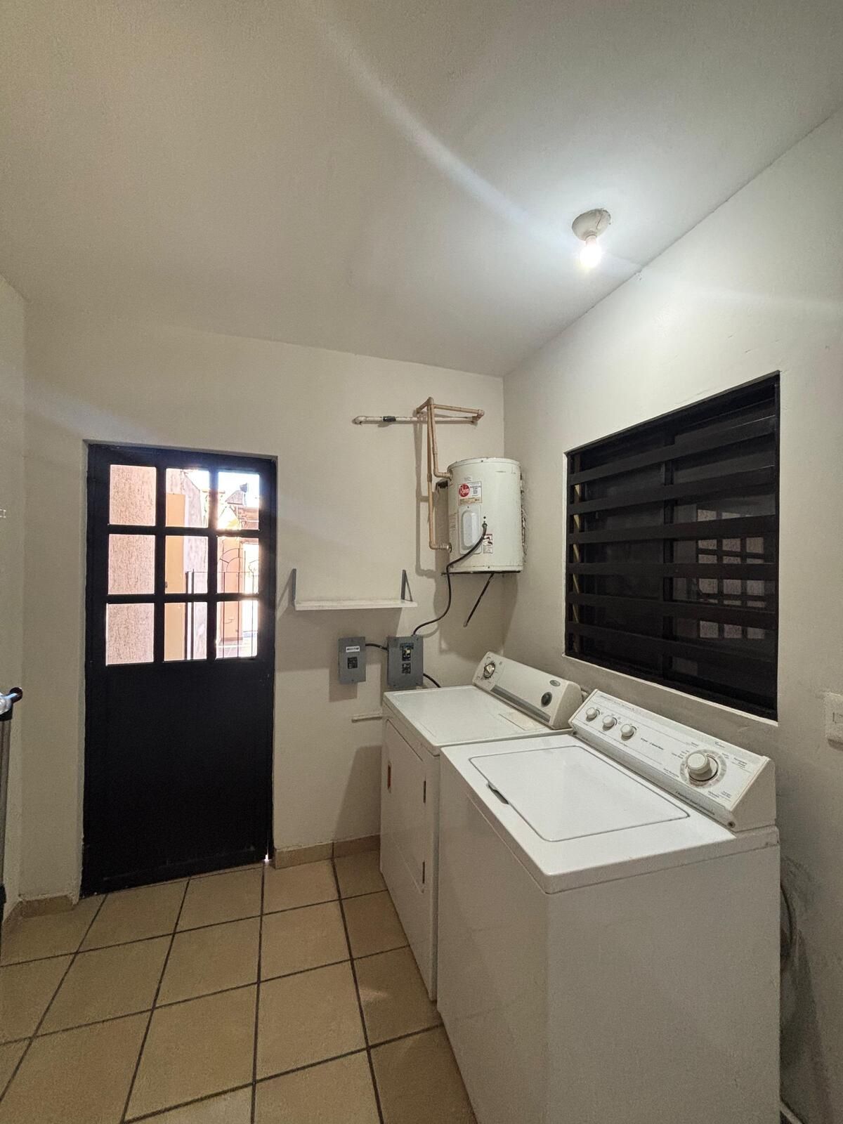 10 de 21: INCLUYE SOLO LAVADORA