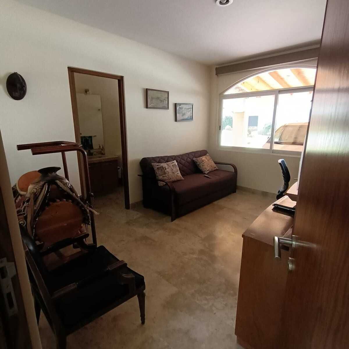 Recámara con baño en PB