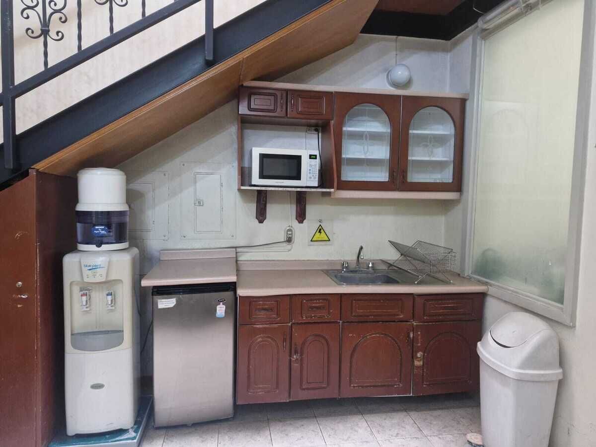 4 of 10: Cocina Equipada