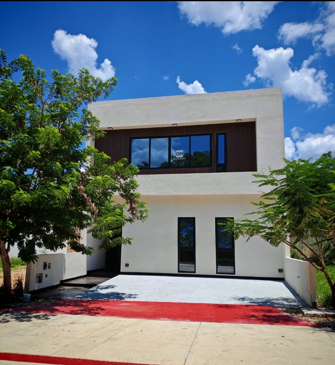 1 de 9: Fachada principal