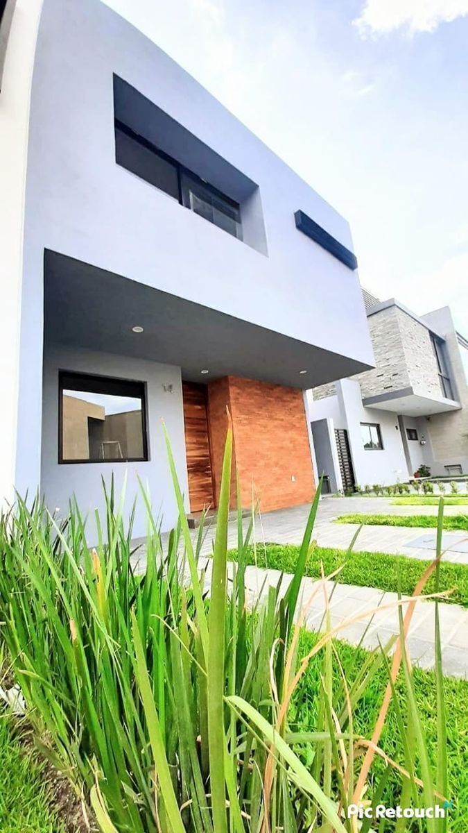 ESPECTACULAR RESIDENCIA EN VENTA EN PARQUES VALLARTA VISÍTALA, TE IMPRESIONARÁ - foto 1