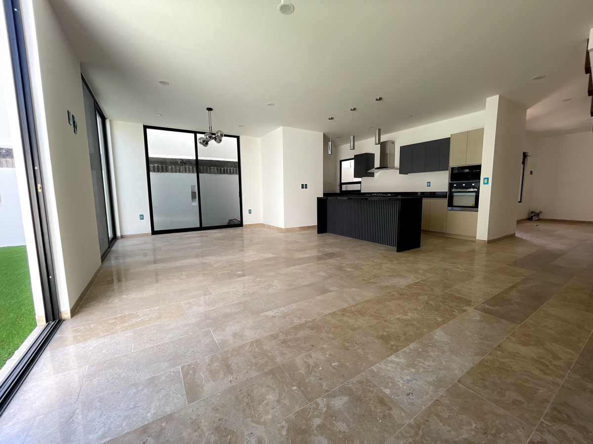 4 of 19: SALA Y COMEDOR
