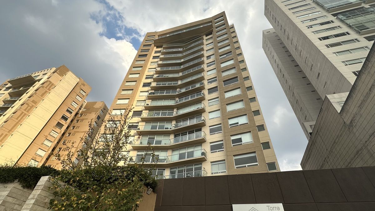 Espectacular Departamento con Vistas Únicas y Amenidades de Lujo en Bosque Real - foto 2