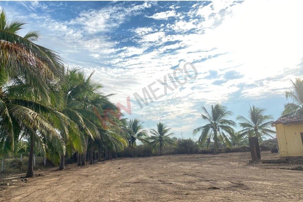 1 de 10: Terreno en primera fila a orilla de playa