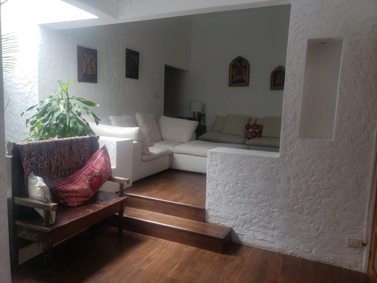 Casa en Venta y Renta  en Condominio Francisco Javier km 16.5