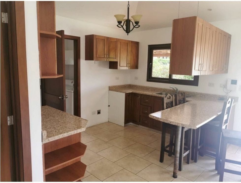 Casa en Venta y Renta  en Condominio Francisco Javier km 16.5