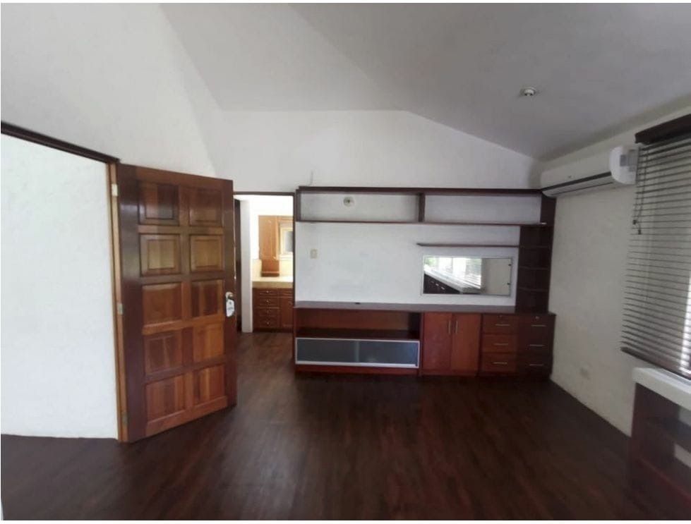 Casa en Venta y Renta  en Condominio Francisco Javier km 16.5