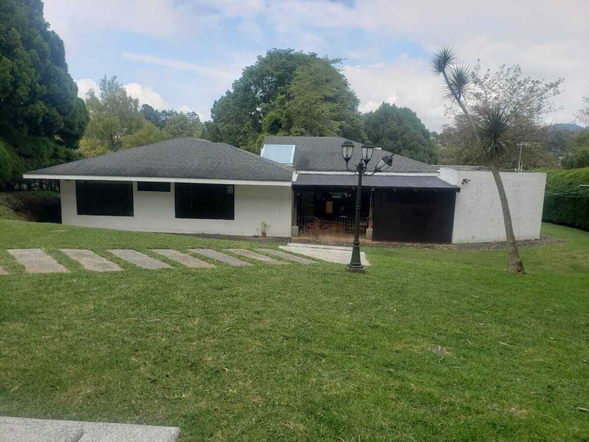 Casa en Venta y Renta  en Condominio Francisco Javier km 16.5