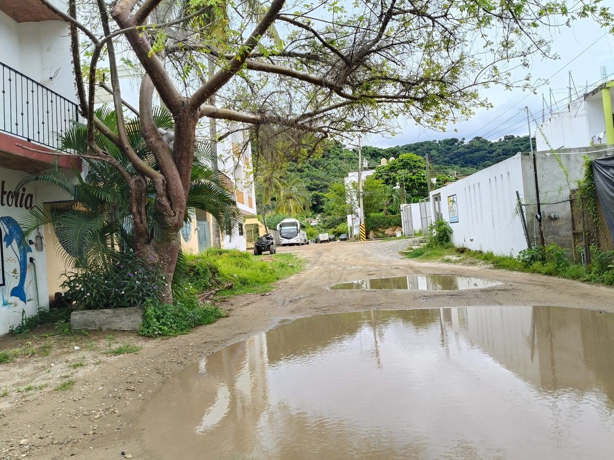 17 de 21: Calle en Los Ayala